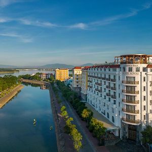 Grand Deluxe King Balcony River View